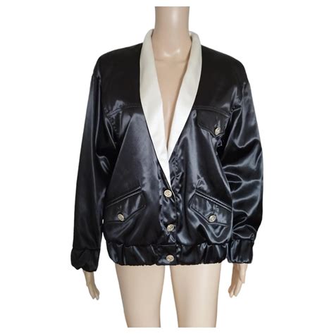 chanel bomberjacke|chanel boutique jacket.